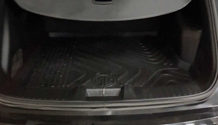 2019 MG HECTOR SHARP 1.5 DCT PETROL, Petrol, Automatic, 58,745 km, Boot Inside