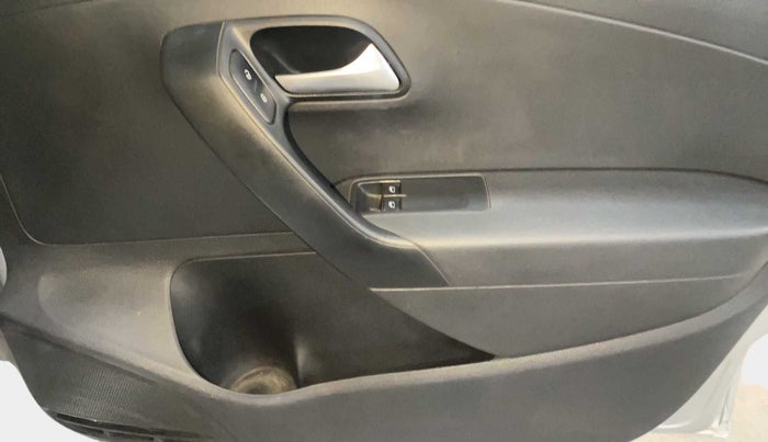 2018 Volkswagen Polo TRENDLINE 1.0L, Petrol, Manual, 55,362 km, Driver Side Door Panels Control
