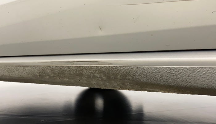2013 Volkswagen Vento HIGHLINE DIESEL 1.6, Diesel, Manual, 98,187 km, Left running board - Minor scratches