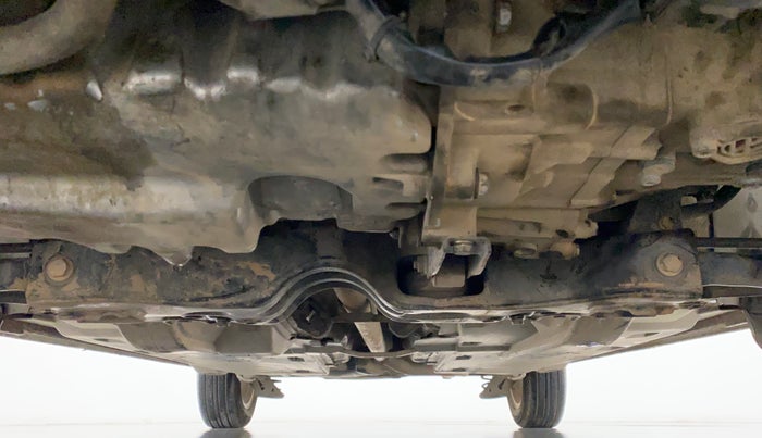 2013 Volkswagen Vento HIGHLINE DIESEL 1.6, Diesel, Manual, 98,187 km, Front Underbody