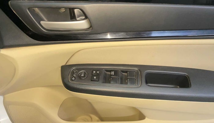 2018 Honda Amaze 1.5L I-DTEC V, Diesel, Manual, 1,14,110 km, Driver Side Door Panels Control