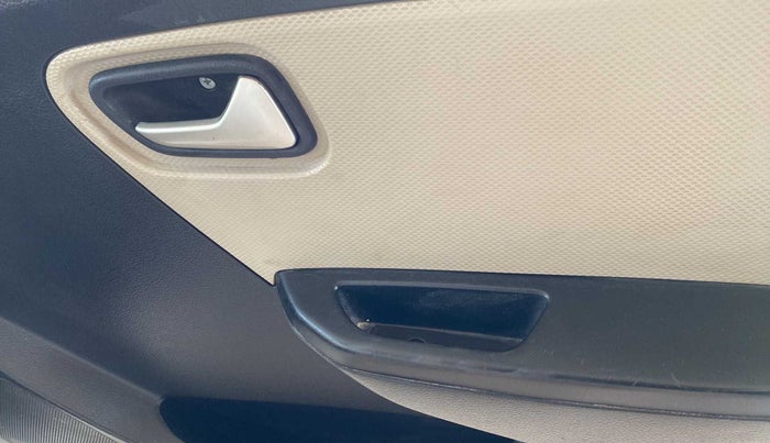 2019 Maruti Alto VXI, Petrol, Manual, 29,415 km, Driver Side Door Panels Control