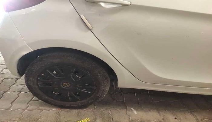 2016 Tata Tiago XT PETROL, Petrol, Manual, 69,101 km, Right quarter panel - Paint has minor damage