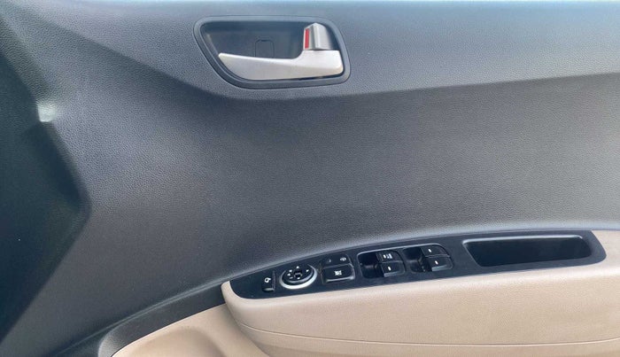 2015 Hyundai Grand i10 ASTA 1.2 KAPPA VTVT, Petrol, Manual, 47,227 km, Driver Side Door Panels Control