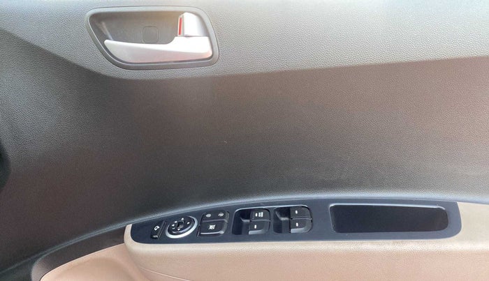 2016 Hyundai Grand i10 ASTA (O) AT 1.2 KAPPA VTVT, Petrol, Automatic, 30,971 km, Driver Side Door Panels Control