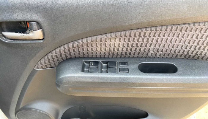 2014 Maruti Ritz VXI, Petrol, Manual, 58,218 km, Driver Side Door Panels Control