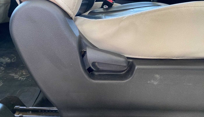 2018 Maruti Wagon R 1.0 VXI+ AMT, Petrol, Automatic, 39,158 km, Driver Side Adjustment Panel