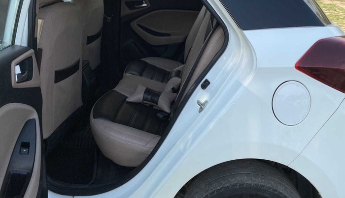 2019 Hyundai Elite i20 SPORTZ PLUS 1.2, Petrol, Manual, 60,600 km, Left C pillar - Minor scratches