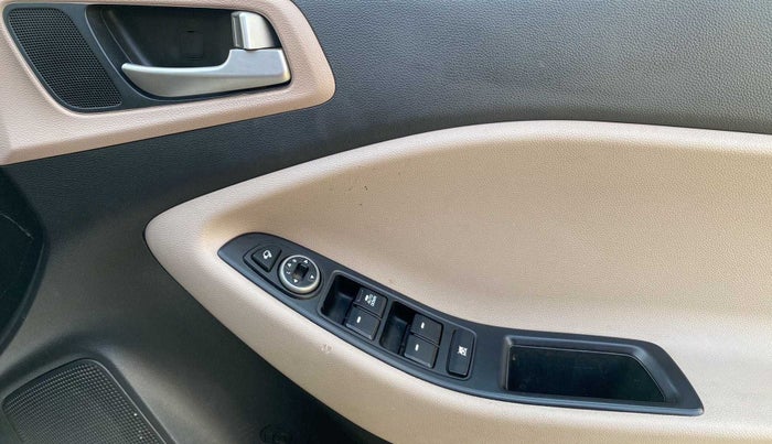 2019 Hyundai Elite i20 SPORTZ PLUS 1.2, Petrol, Manual, 60,600 km, Driver Side Door Panels Control