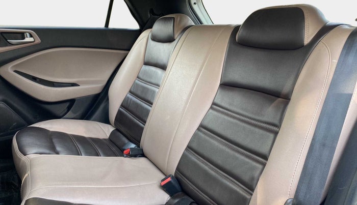 2019 Hyundai Elite i20 SPORTZ PLUS 1.2, Petrol, Manual, 60,600 km, Right Side Rear Door Cabin