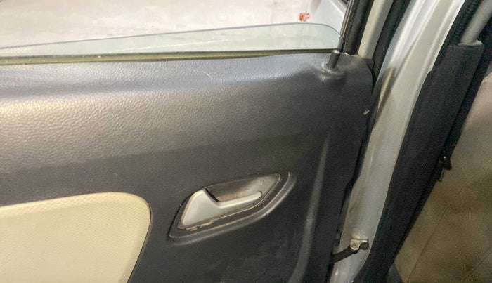 2014 Maruti Alto K10 VXI, Petrol, Manual, 72,180 km, Left rear window switch / handle - Minor damage