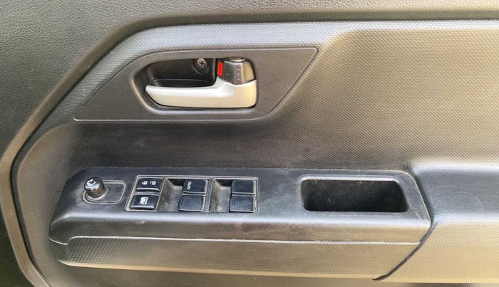 2019 Maruti New Wagon-R VXI 1.0, Petrol, Manual, 44,335 km, Driver Side Door Panels Control