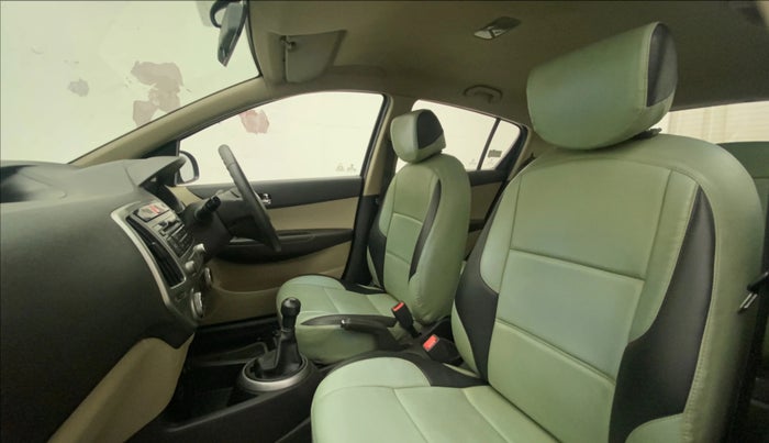 2013 Hyundai i20 MAGNA (O) 1.2, CNG, Manual, 52,084 km, Right Side Front Door Cabin