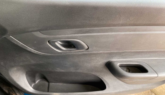 2022 Renault Kwid RXT 1.0, Petrol, Manual, 18,882 km, Driver Side Door Panels Control