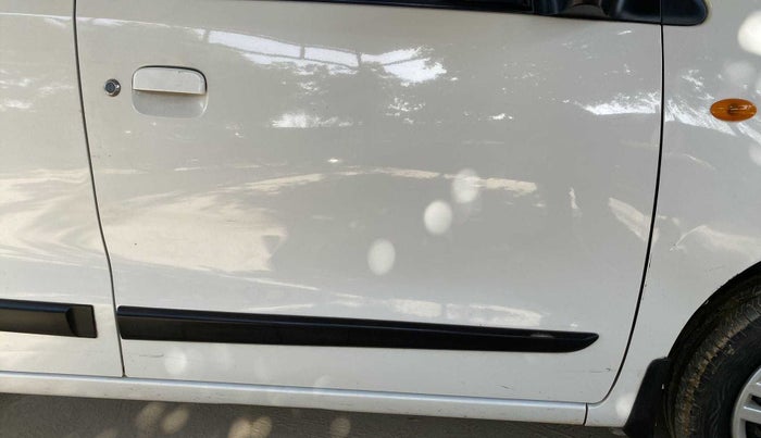 2016 Maruti Wagon R 1.0 VXI AMT, Petrol, Automatic, 53,285 km, Driver-side door - Slightly dented