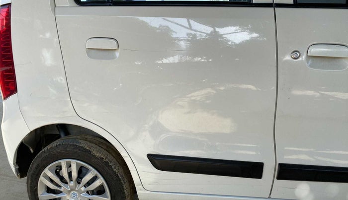 2016 Maruti Wagon R 1.0 VXI AMT, Petrol, Automatic, 53,285 km, Right rear door - Minor scratches