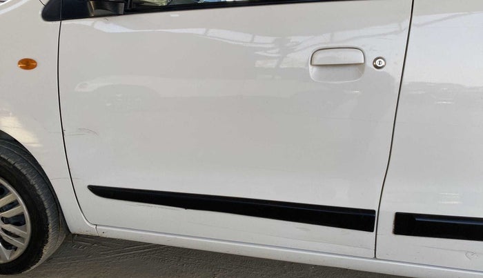 2016 Maruti Wagon R 1.0 VXI AMT, Petrol, Automatic, 53,285 km, Front passenger door - Slightly dented