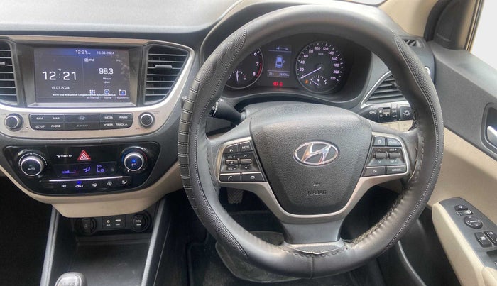 2018 Hyundai Verna 1.6 VTVT SX, Petrol, Manual, 28,369 km, Steering Wheel Close Up