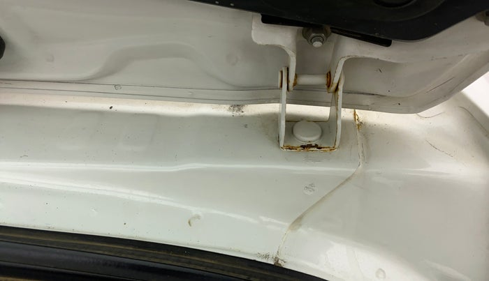 2016 Honda Brio S MT, Petrol, Manual, 42,375 km, Dicky (Boot door) - Minor rust Inside Panel