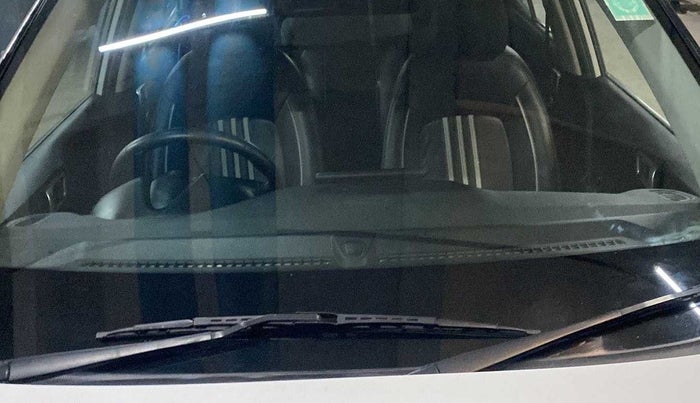 2022 Hyundai VENUE SX 1.0 TURBO, Petrol, Manual, 28,287 km, Front windshield - Minor spot on windshield