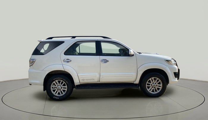 2013 Toyota Fortuner 3.0 4X2 AT, Diesel, Automatic, 1,14,691 km, Right Side View