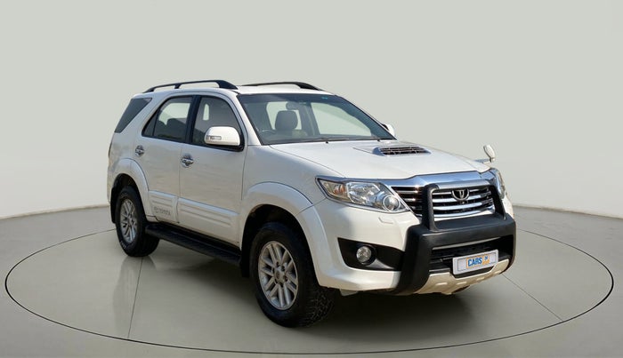 2013 Toyota Fortuner 3.0 4X2 AT, Diesel, Automatic, 1,14,691 km, Right Front Diagonal