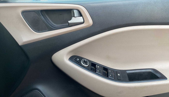 2016 Hyundai Elite i20 ASTA 1.2 (O), Petrol, Manual, 38,373 km, Driver Side Door Panels Control