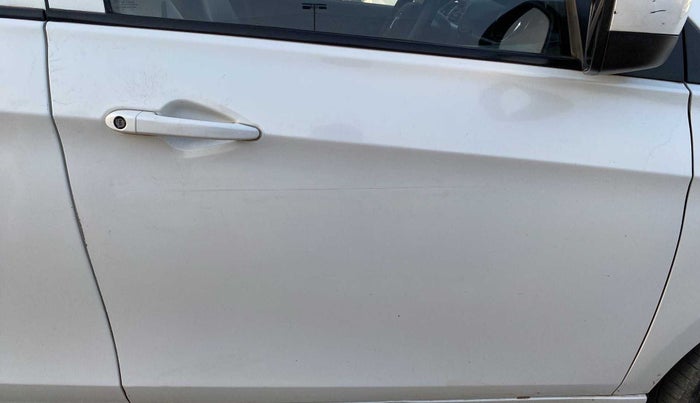 2019 Tata Tiago XZ DIESEL, Diesel, Manual, 62,691 km, Driver-side door - Minor scratches