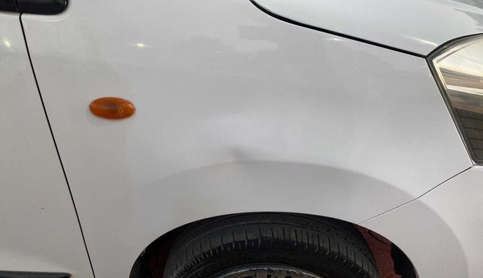 2015 Maruti Wagon R 1.0 VXI, Petrol, Manual, 84,211 km, Right fender - Slightly dented