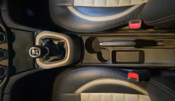 2016 Hyundai Xcent S 1.2, Petrol, Manual, 43,610 km, Gear Lever