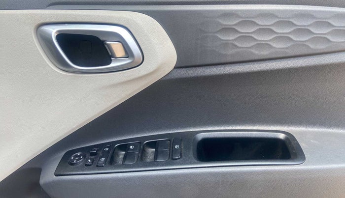 2020 Hyundai AURA SX PLUS 1.2 AMT, Petrol, Automatic, 12,465 km, Driver Side Door Panels Control