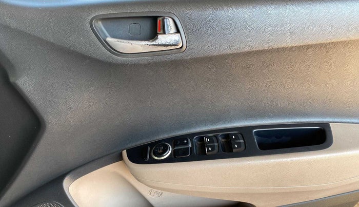 2014 Hyundai Xcent S 1.2, Petrol, Manual, 96,017 km, Driver Side Door Panels Control