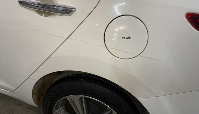 2020 Hyundai Verna 1.6 CRDI SX (O) AT, Diesel, Automatic, 54,845 km, Left quarter panel - Minor scratches