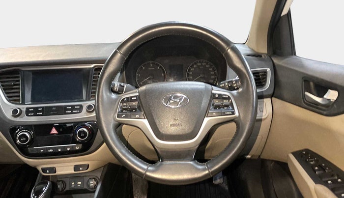 2020 Hyundai Verna 1.6 CRDI SX (O) AT, Diesel, Automatic, 54,845 km, Steering wheel - Steering cover is minor torn