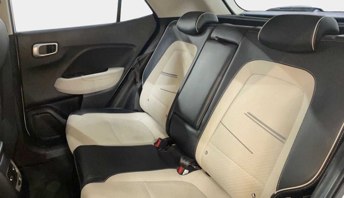 2022 Hyundai VENUE SX 1.0 (O) TURBO IMT, Petrol, Manual, 22,622 km, Right Side Rear Door Cabin