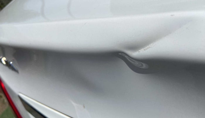 2017 Hyundai Verna 1.6 VTVT SX, Petrol, Manual, 46,589 km, Dicky (Boot door) - Slightly dented