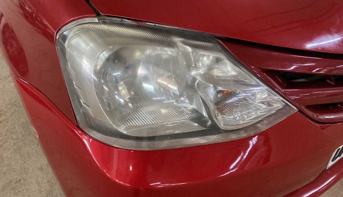 2013 Toyota Etios Liva GD, Diesel, Manual, 46,243 km, Right headlight - Faded