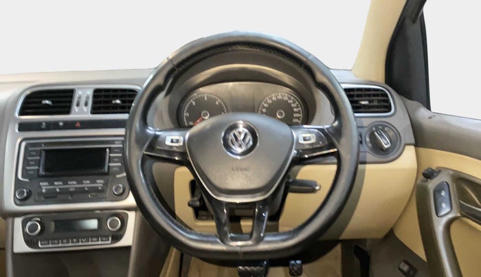 2015 Volkswagen Vento HIGHLINE 1.5 AT, Diesel, Automatic, 94,799 km, Steering Wheel Close Up
