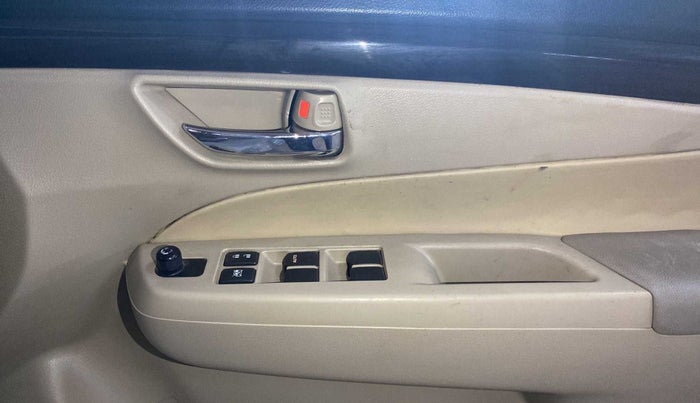 2015 Maruti Ciaz VXI+, Petrol, Manual, 97,485 km, Driver Side Door Panels Control