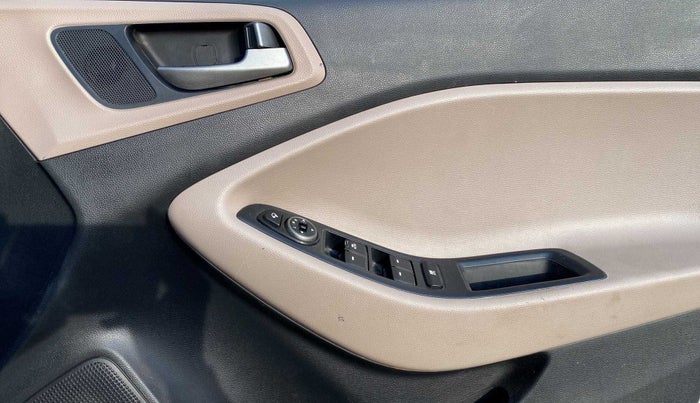 2018 Hyundai Elite i20 ASTA 1.4 CRDI (O), Diesel, Manual, 53,609 km, Driver Side Door Panels Control