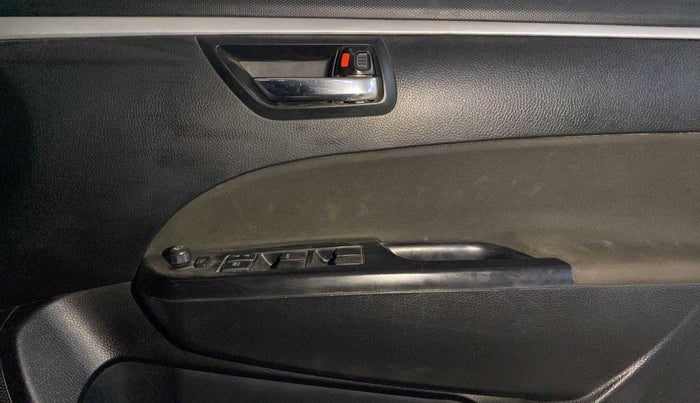 2016 Maruti Swift VXI, Petrol, Manual, 48,784 km, Driver Side Door Panels Control