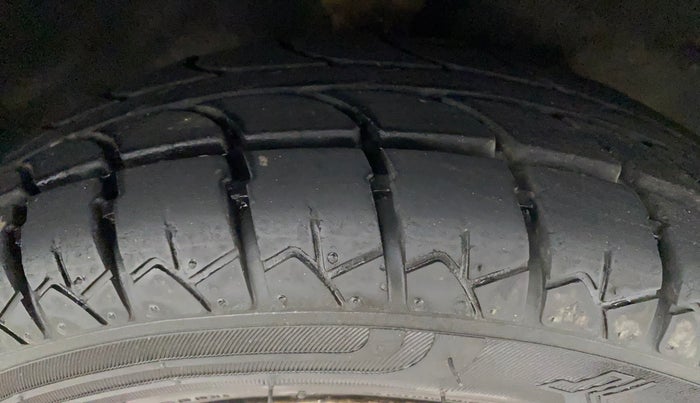 2012 Hyundai Santro Xing GL PLUS, Petrol, Manual, 60,418 km, Right Front Tyre Tread
