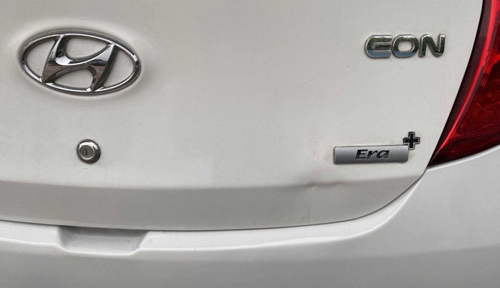 2015 Hyundai Eon ERA +, Petrol, Manual, 48,660 km, Dicky (Boot door) - Slightly dented