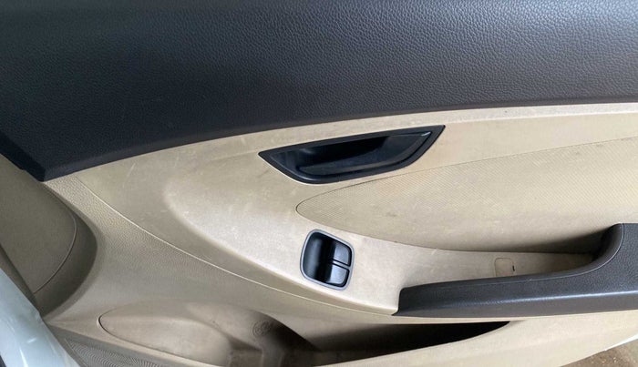 2015 Hyundai Eon ERA +, Petrol, Manual, 48,660 km, Driver Side Door Panels Control