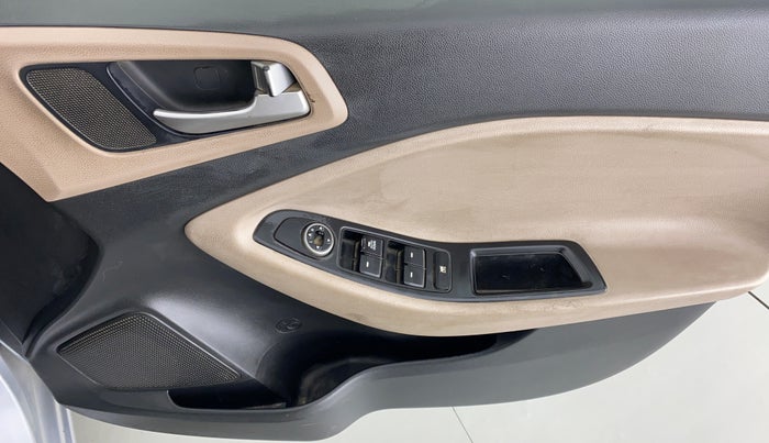 2020 Hyundai Elite i20 1.2 MAGNA PLUS VTVT, CNG, Manual, 75,676 km, Driver Side Door Panels Control