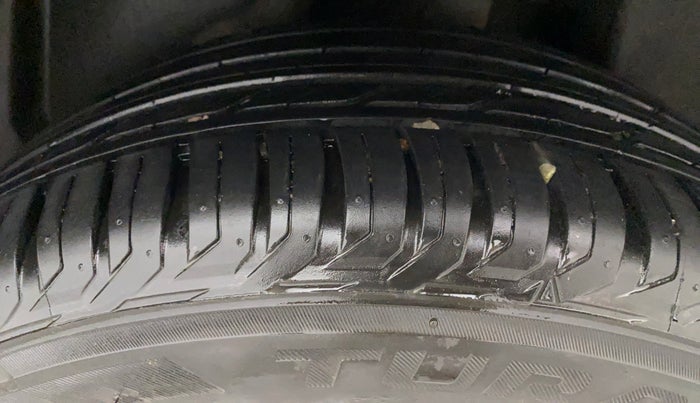 2018 Jeep Compass LIMITED 2.0 DIESEL, Diesel, Manual, 60,821 km, Left Rear Tyre Tread