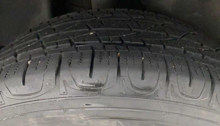 2018 Jeep Compass LIMITED 2.0 DIESEL, Diesel, Manual, 60,821 km, Right Rear Tyre Tread