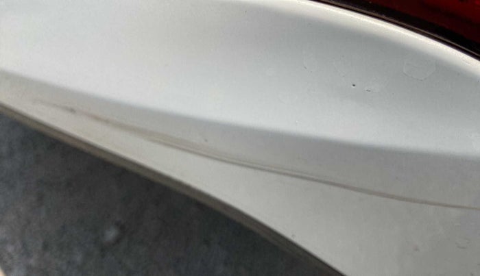 2017 Hyundai Verna 1.6 VTVT S, CNG, Manual, 65,397 km, Rear bumper - Minor scratches