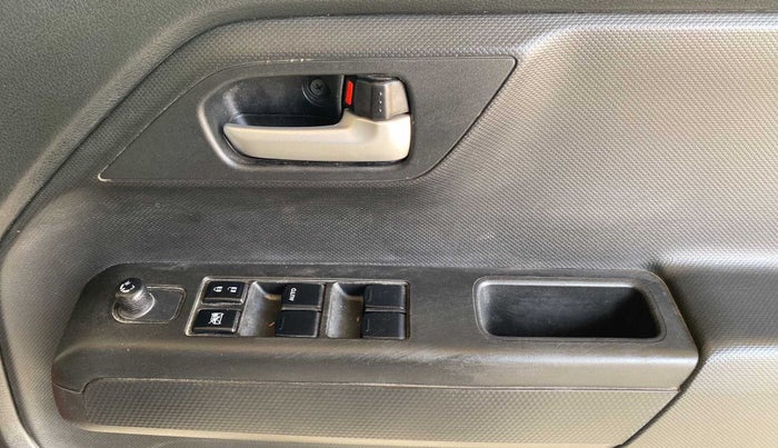 2020 Maruti New Wagon-R VXI 1.0, Petrol, Manual, 30,646 km, Driver Side Door Panels Control