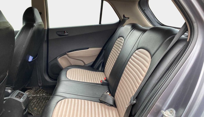 2017 Hyundai Grand i10 MAGNA 1.2 KAPPA VTVT, Petrol, Manual, 28,756 km, Right Side Rear Door Cabin